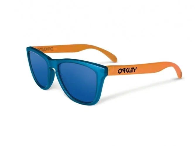 Oakley Frogskins 9013 Sunglasses - Crystal Clear - view 88